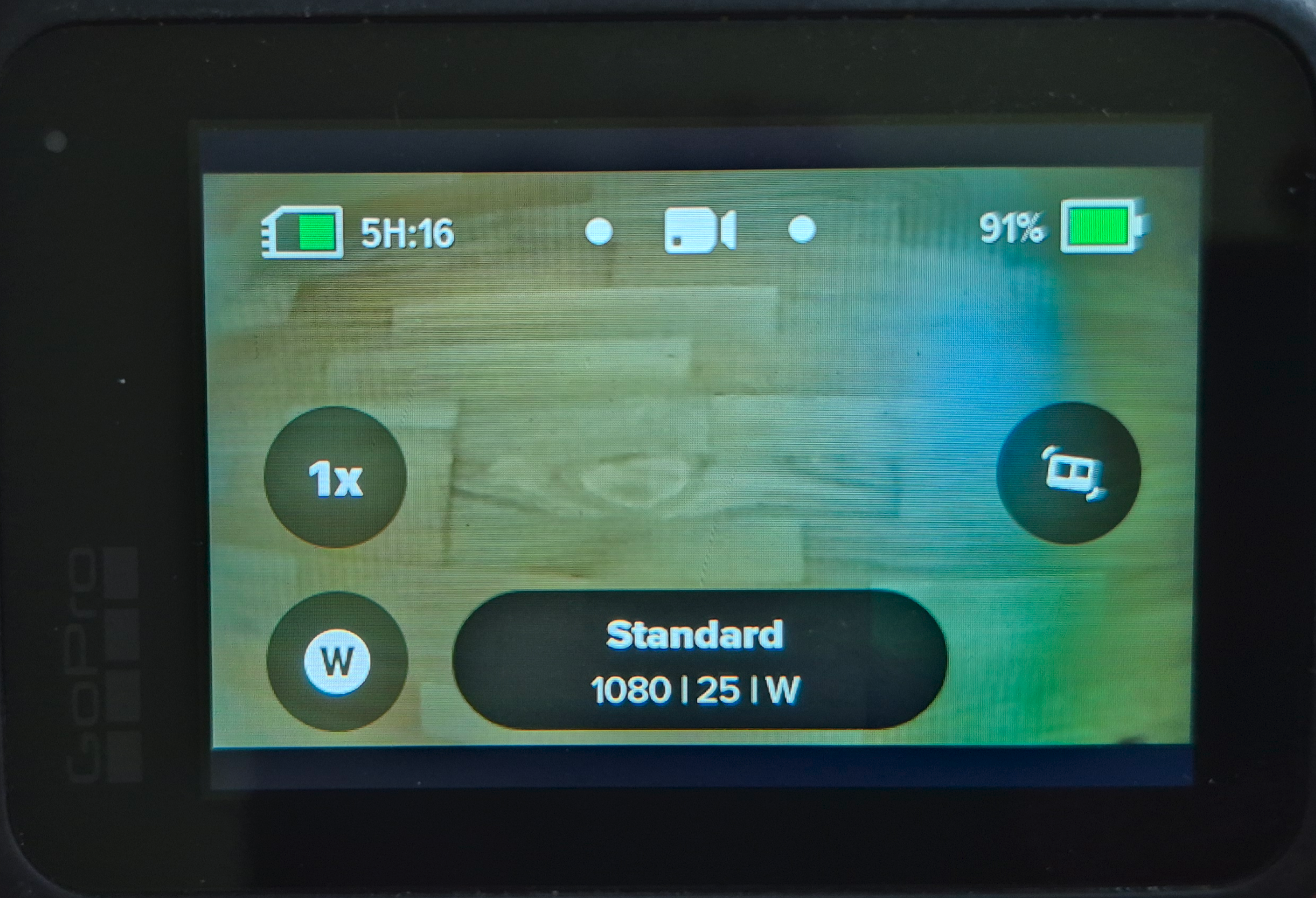 GoPro camera screen showing Standard preset with 1080, 25 FPS, and Wide field of view